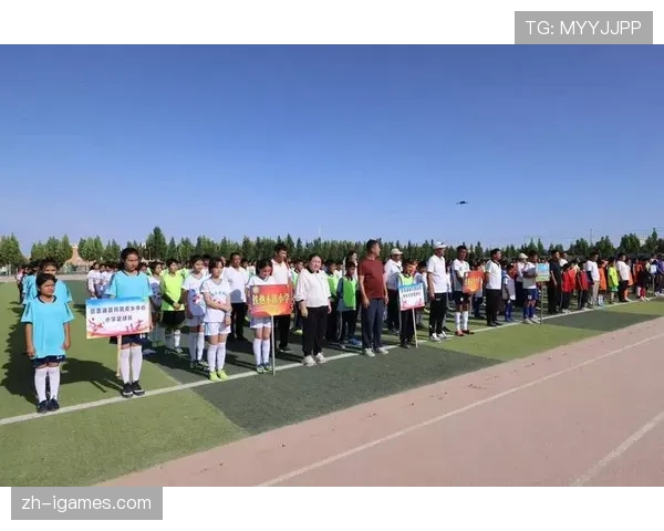 丽江市足球代表队选拔，草根球员为梦角逐